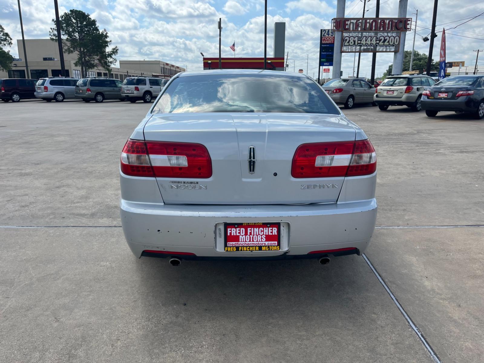 2006 SILVER /gray Lincoln Zephyr Base (3LNHM26146R) with an 3.0L V6 DOHC 24V engine, 6-Speed Automatic Overdrive transmission, located at 14700 Tomball Parkway 249, Houston, TX, 77086, (281) 444-2200, 29.928619, -95.504074 - Photo #5